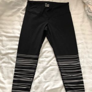 Old Navy Go-Dry Active Leggings; Women’s Large